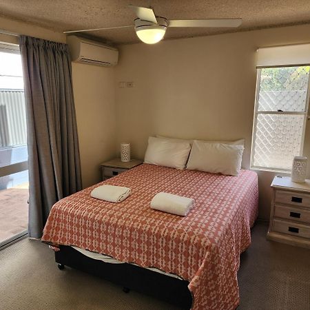 Capeview Apartments - Right On Kings Beach Caloundra Eksteriør billede