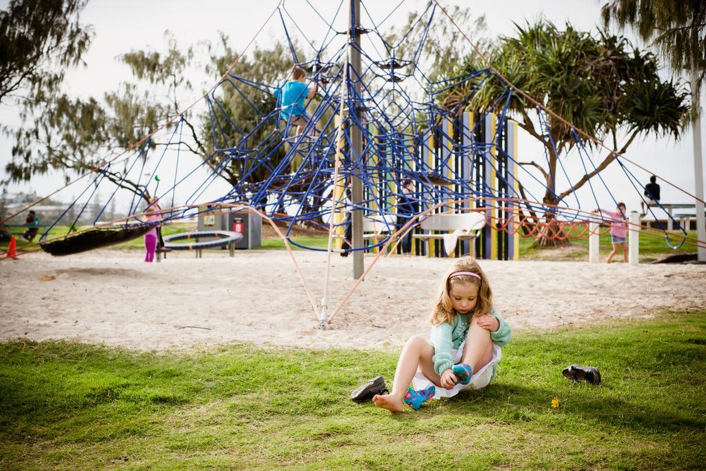 Capeview Apartments - Right On Kings Beach Caloundra Eksteriør billede