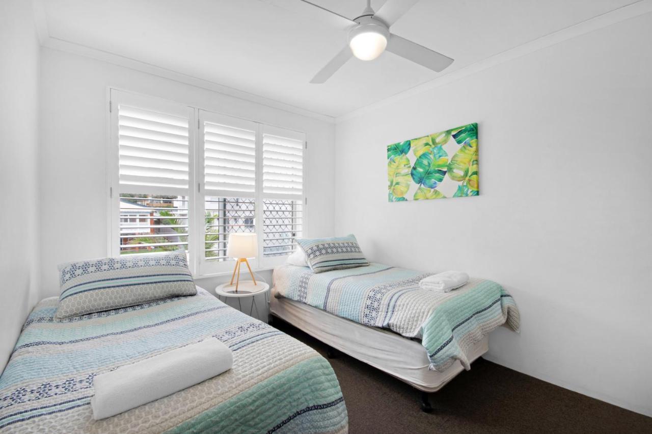 Capeview Apartments - Right On Kings Beach Caloundra Eksteriør billede