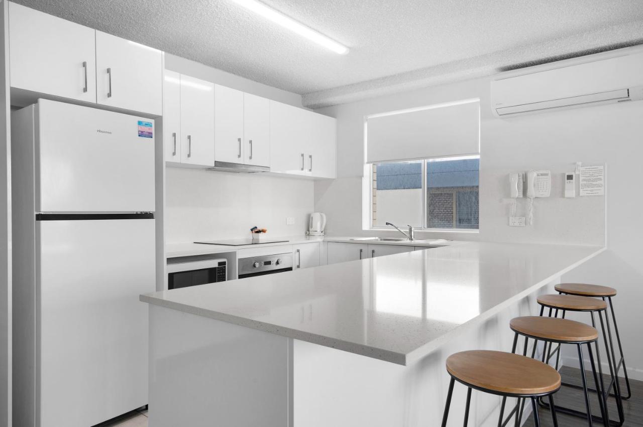 Capeview Apartments - Right On Kings Beach Caloundra Eksteriør billede