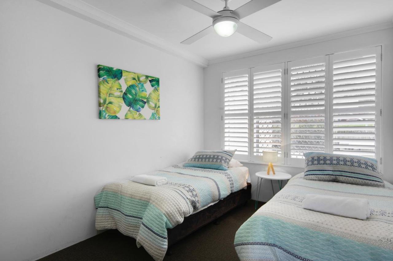 Capeview Apartments - Right On Kings Beach Caloundra Eksteriør billede