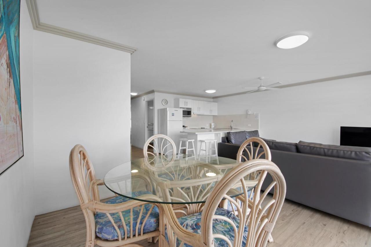 Capeview Apartments - Right On Kings Beach Caloundra Eksteriør billede