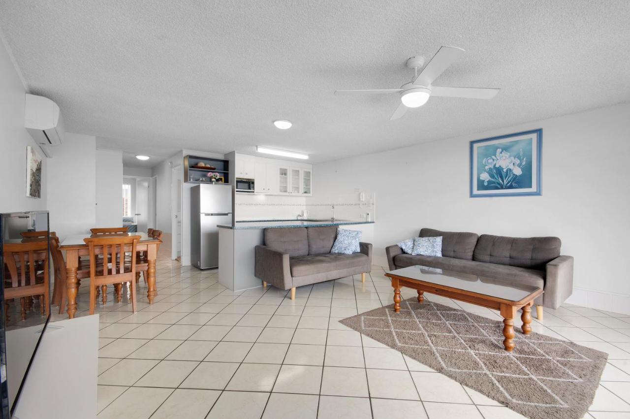 Capeview Apartments - Right On Kings Beach Caloundra Eksteriør billede