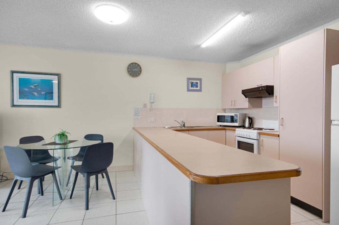 Capeview Apartments - Right On Kings Beach Caloundra Eksteriør billede