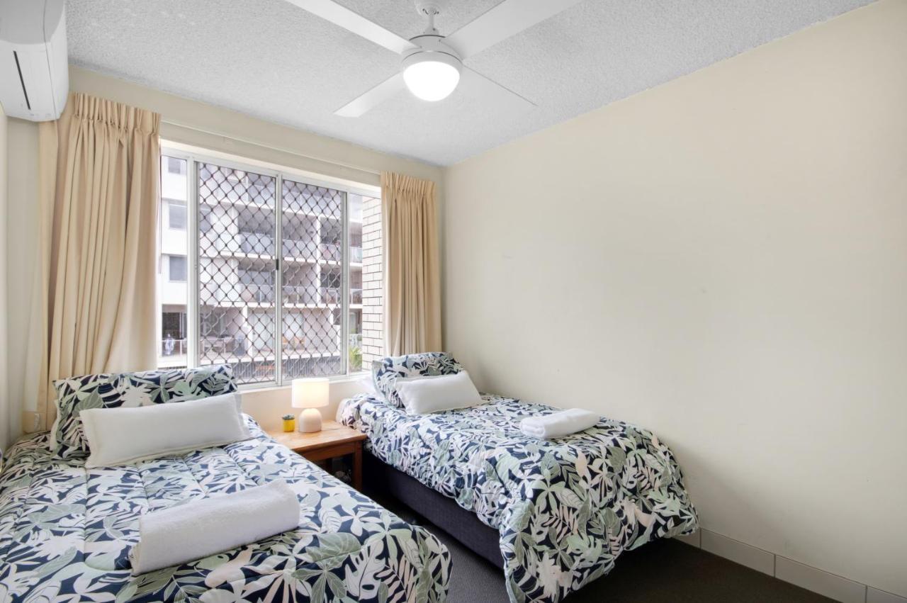 Capeview Apartments - Right On Kings Beach Caloundra Eksteriør billede