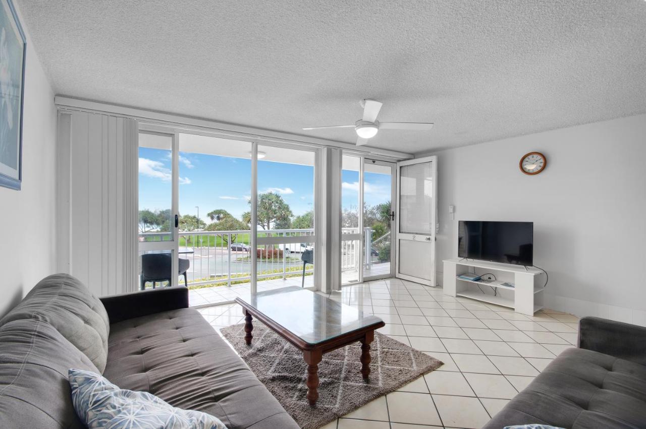 Capeview Apartments - Right On Kings Beach Caloundra Eksteriør billede