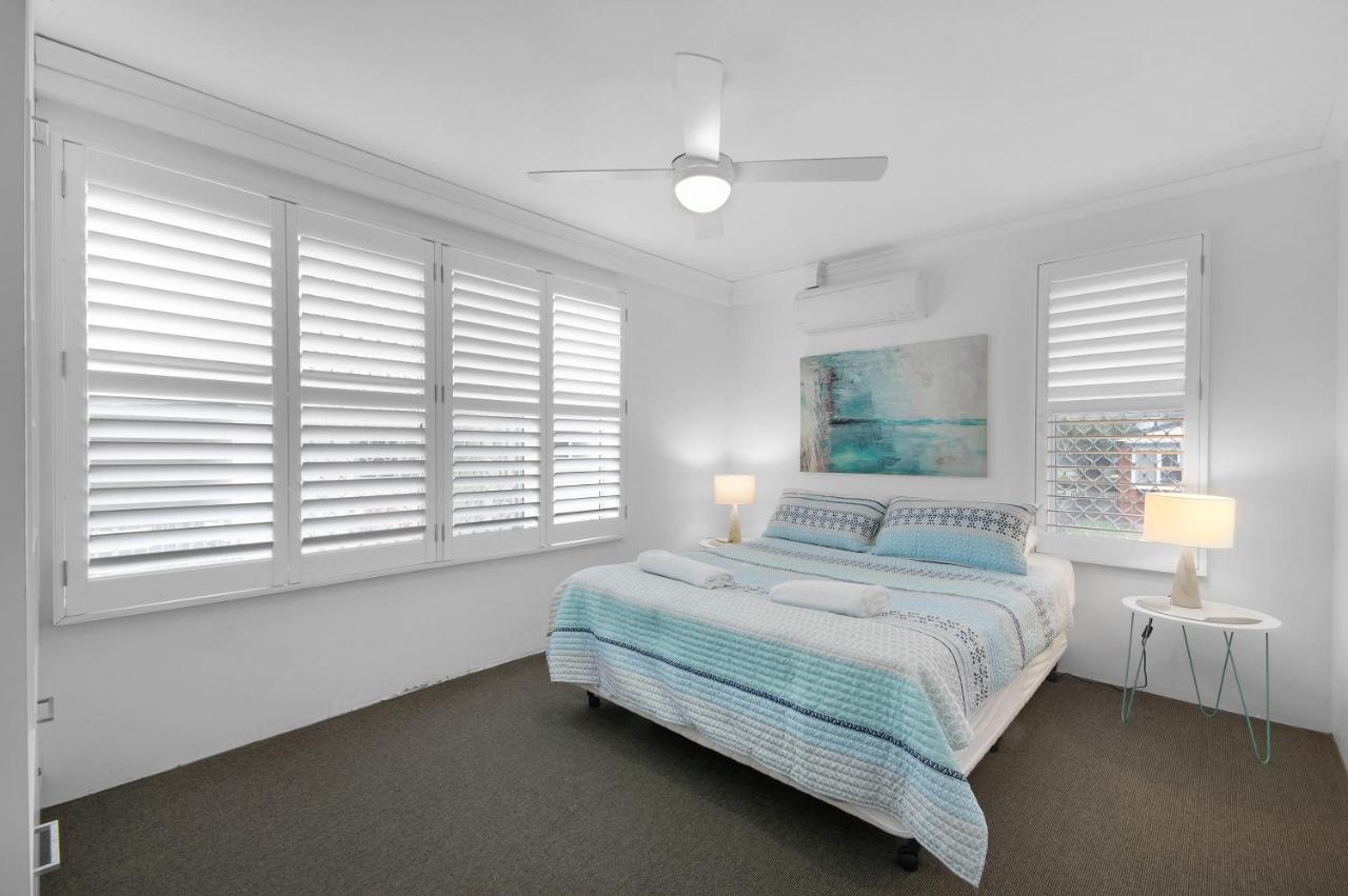 Capeview Apartments - Right On Kings Beach Caloundra Eksteriør billede