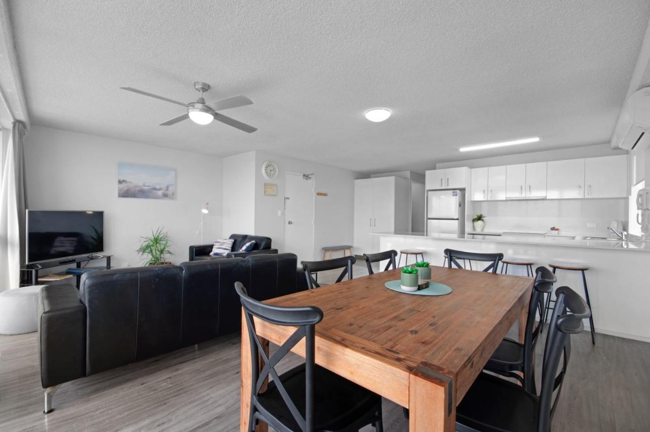 Capeview Apartments - Right On Kings Beach Caloundra Eksteriør billede