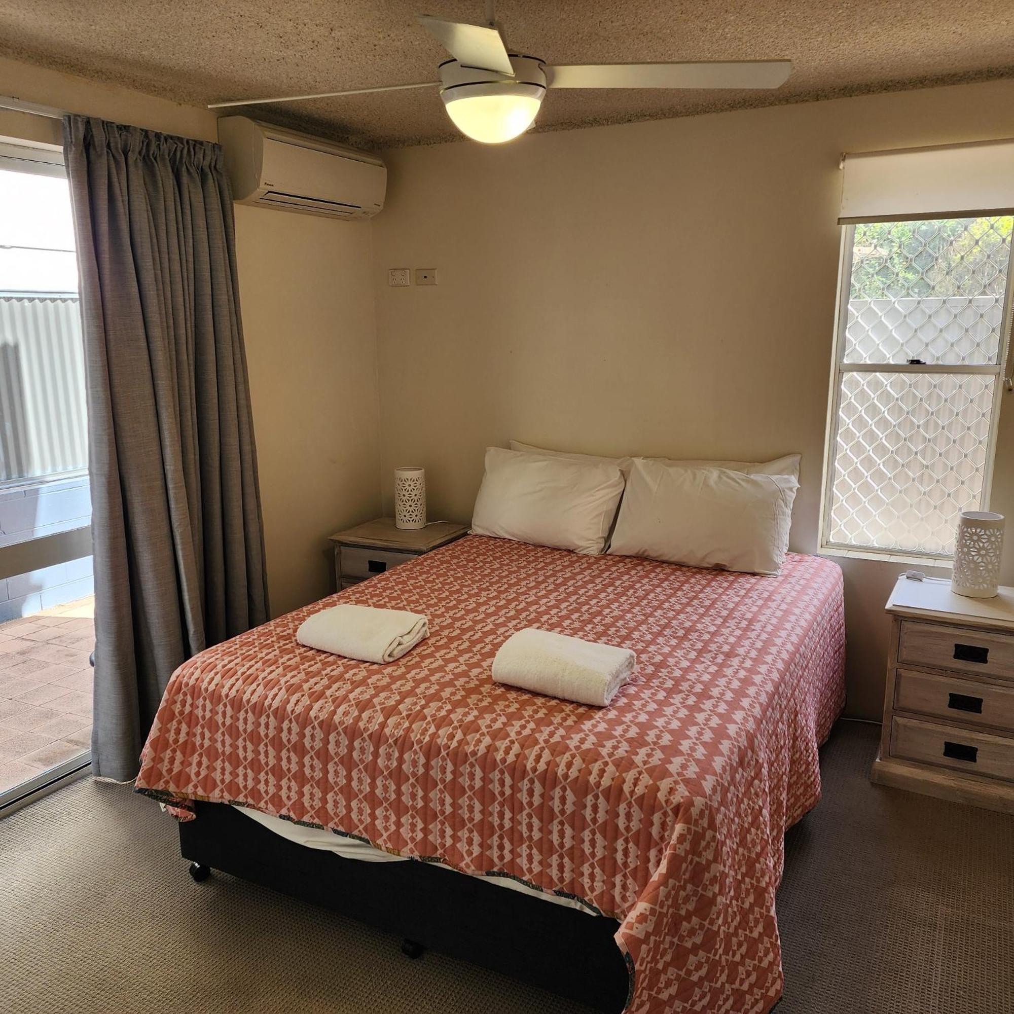 Capeview Apartments - Right On Kings Beach Caloundra Eksteriør billede