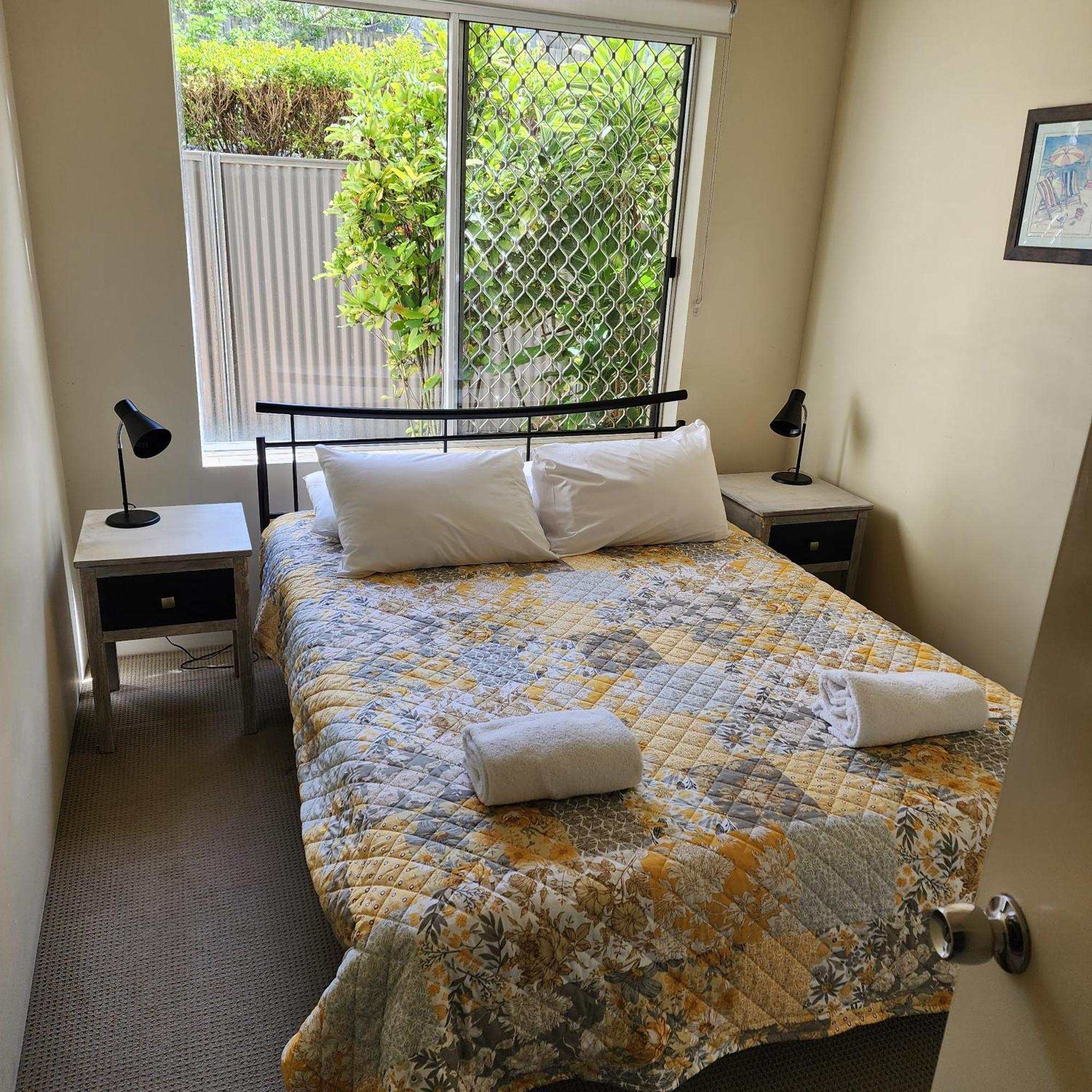 Capeview Apartments - Right On Kings Beach Caloundra Eksteriør billede